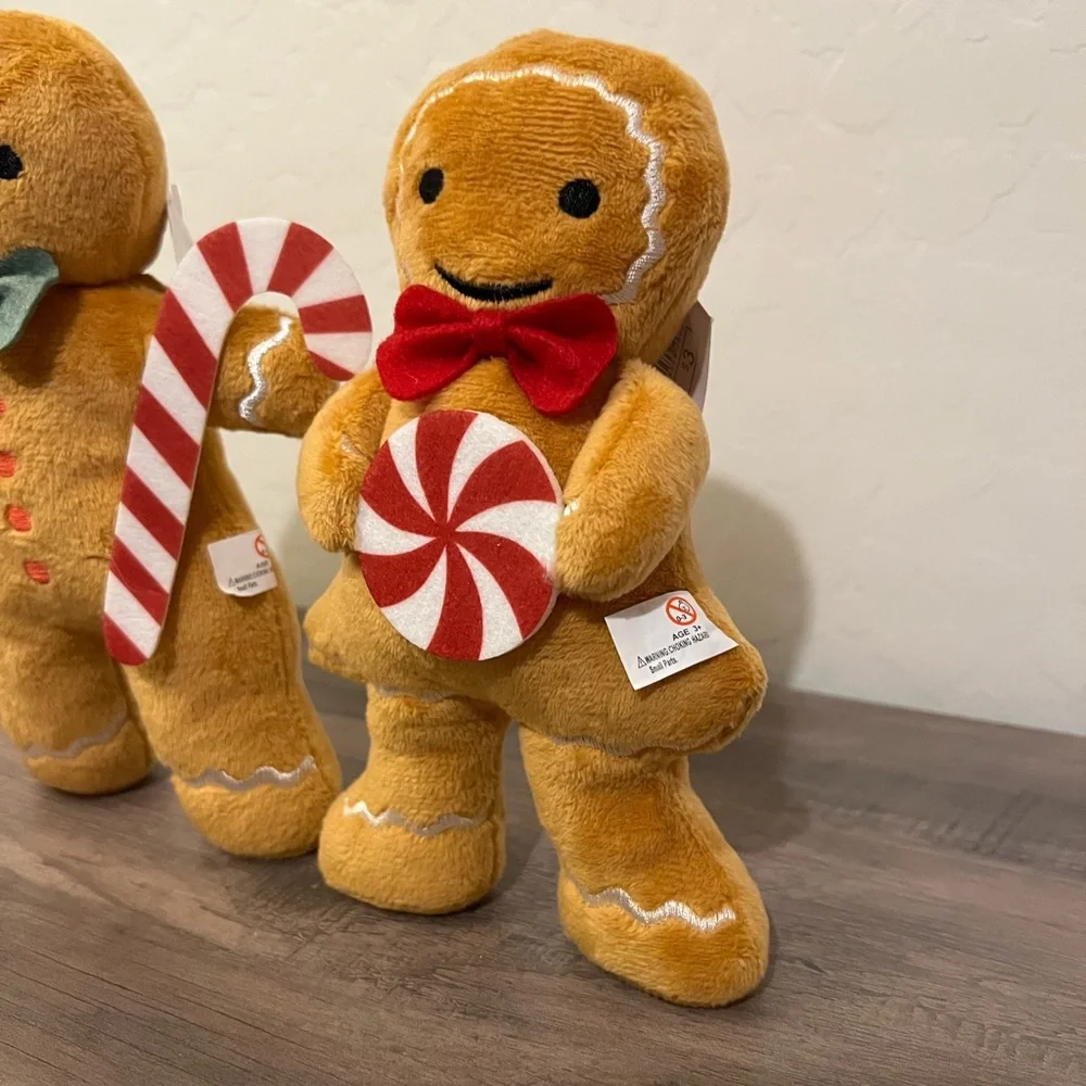 Target Bullseyes Christmas Gingerbread Couple Plush Self Sanding Beanie 8”